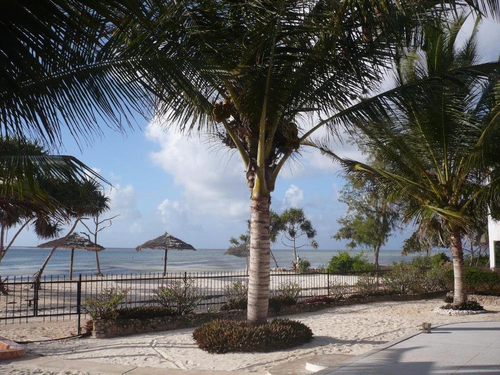 Nest Style Beach Hotel Zanzibar Makunduchi Buitenkant foto
