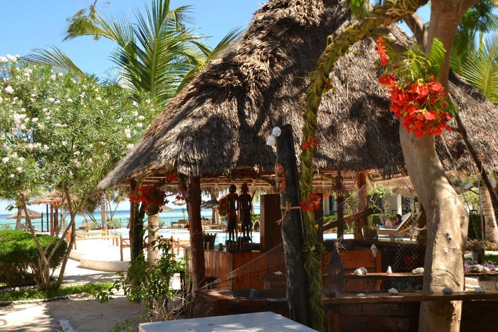 Nest Style Beach Hotel Zanzibar Makunduchi Buitenkant foto